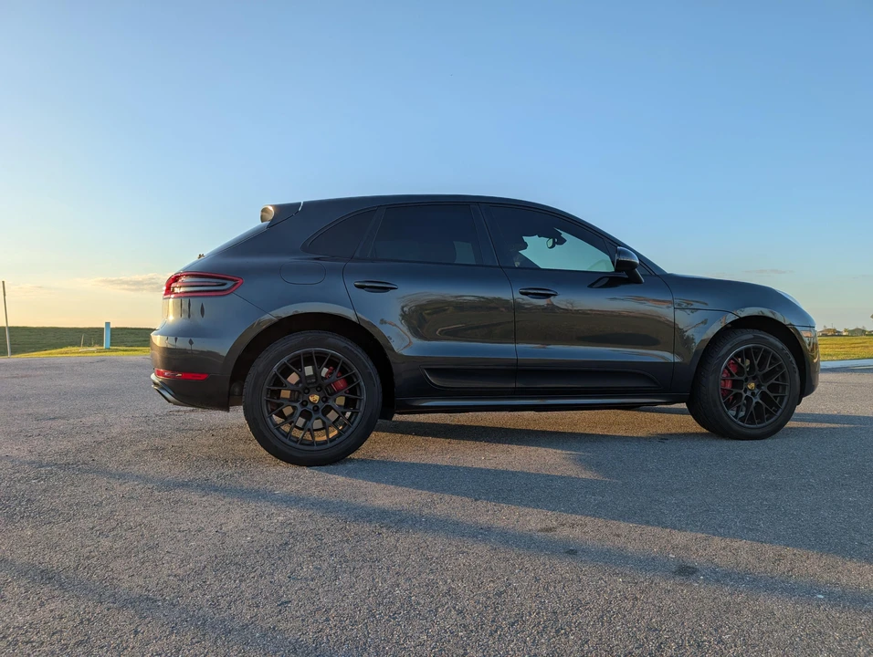 2017 Porsche Macan Turbo - Image 25 of 31