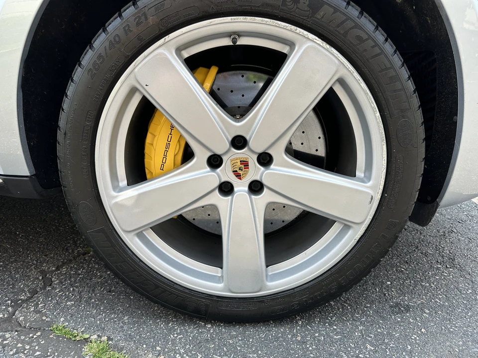 2017 Porsche Macan Turbo - Image 20 of 27