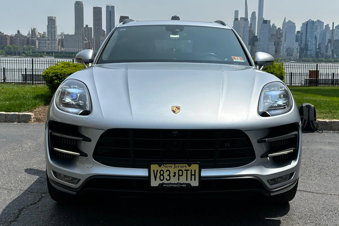 2017 Porsche Macan Turbo - Image 2 of 27