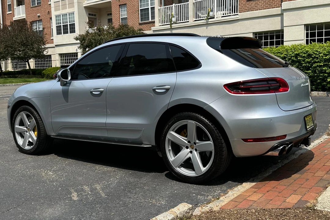 2017 Porsche Macan Turbo - Image 4 of 27