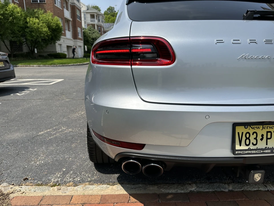 2017 Porsche Macan Turbo - Image 12 of 27
