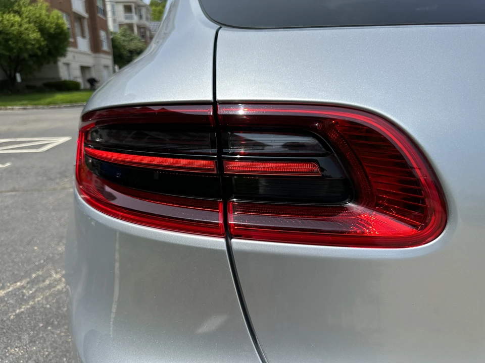 2017 Porsche Macan Turbo - Image 11 of 27