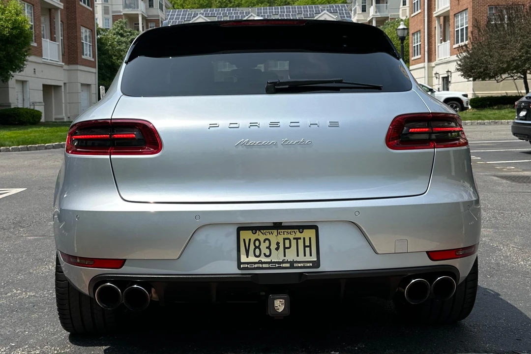 2017 Porsche Macan Turbo - Image 5 of 27