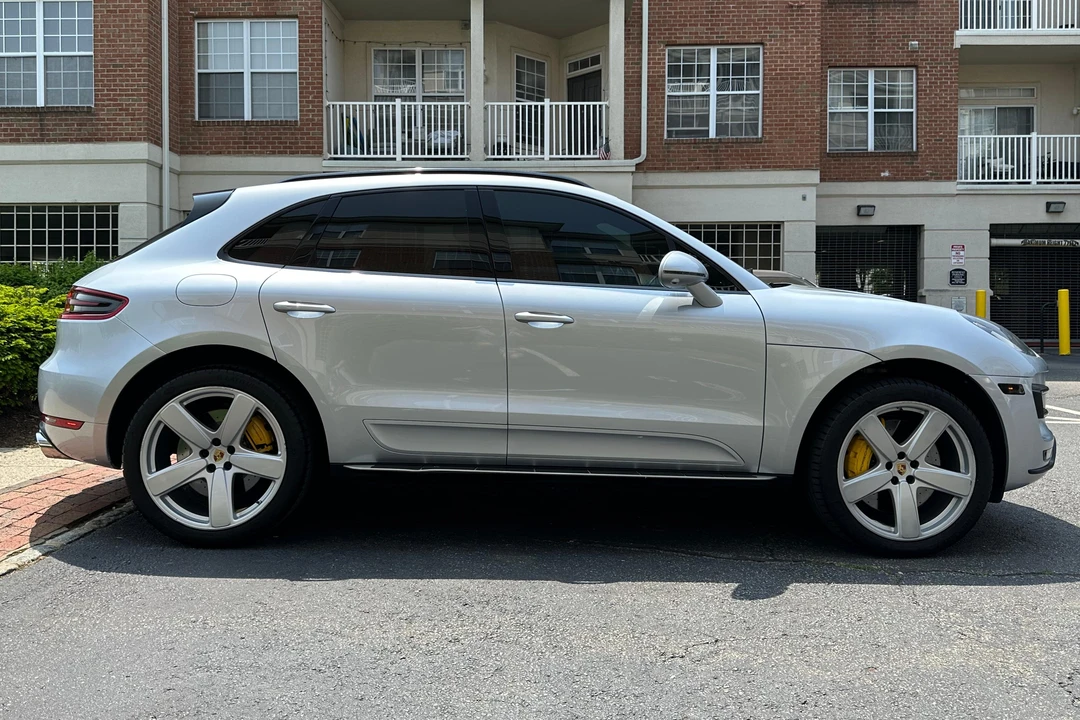 2017 Porsche Macan Turbo - Image 3 of 27