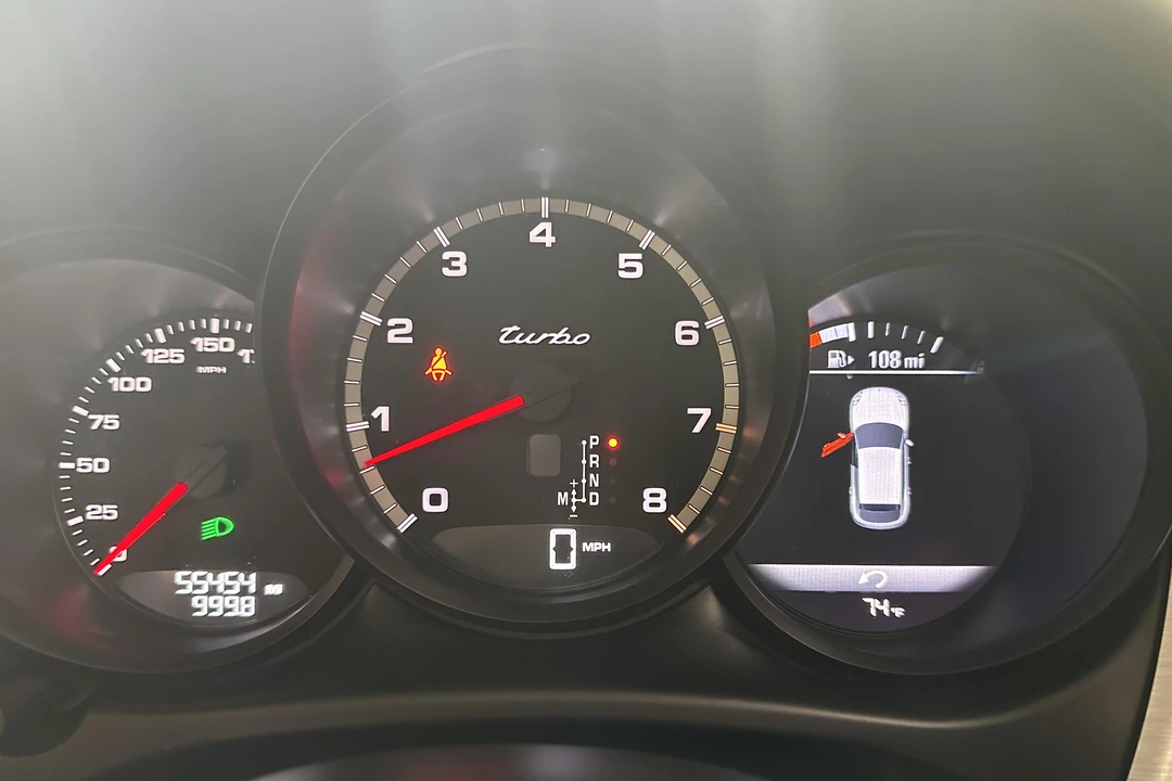 2017 Porsche Macan Turbo - Image 24 of 27
