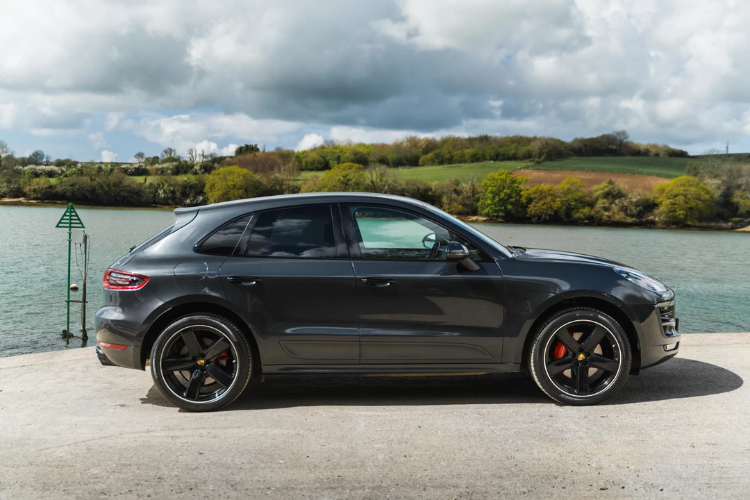 2017 Porsche Macan Turbo - Image 8 of 31