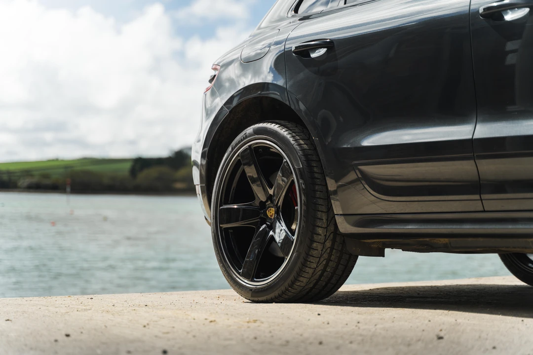 2017 Porsche Macan Turbo - Image 29 of 31