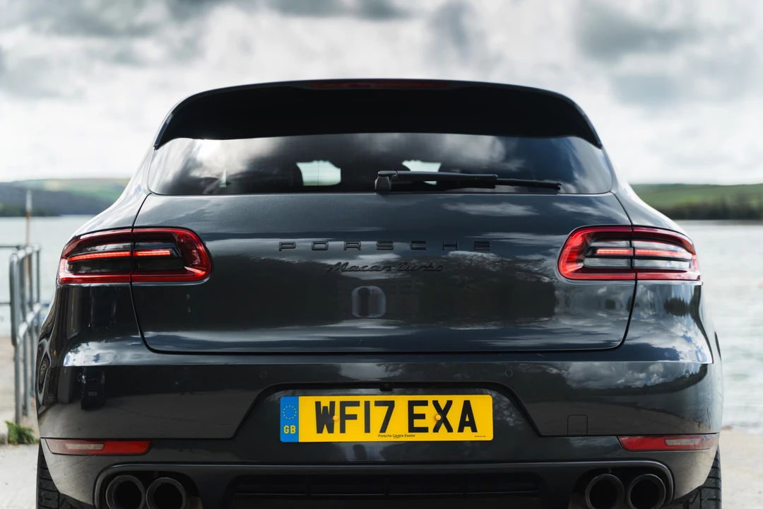 2017 Porsche Macan Turbo - Image 13 of 31
