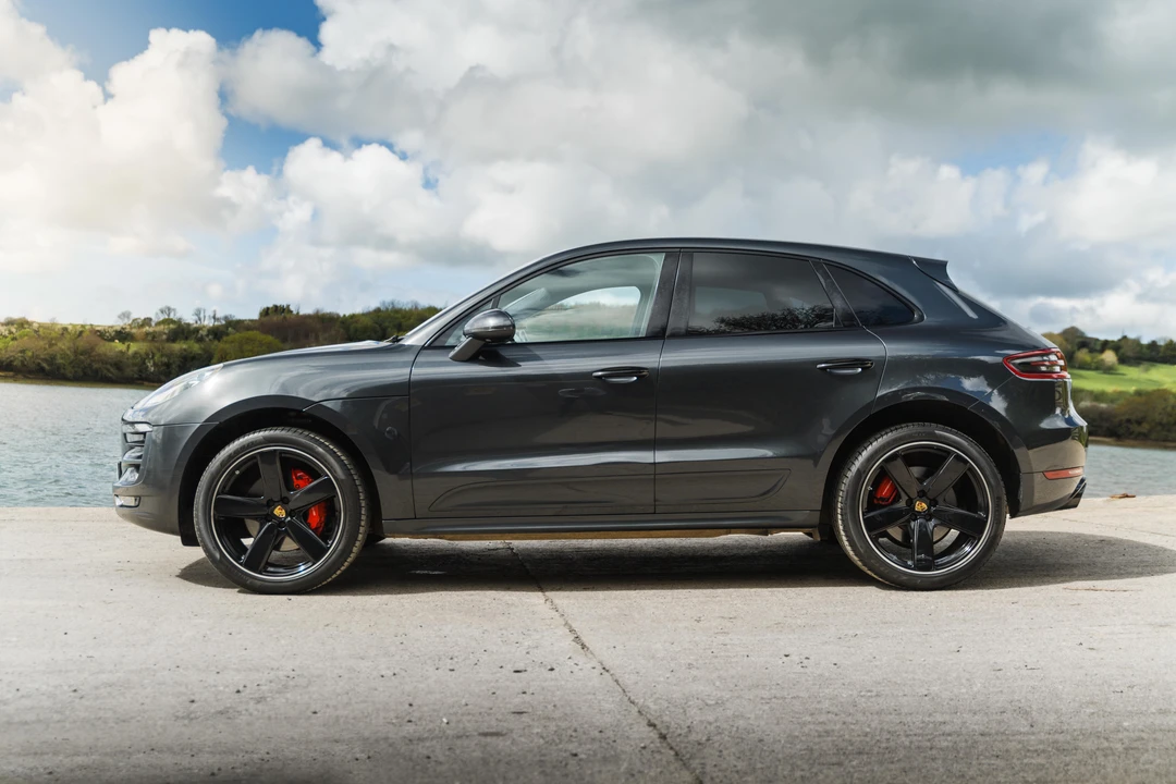 2017 Porsche Macan Turbo - Image 4 of 31