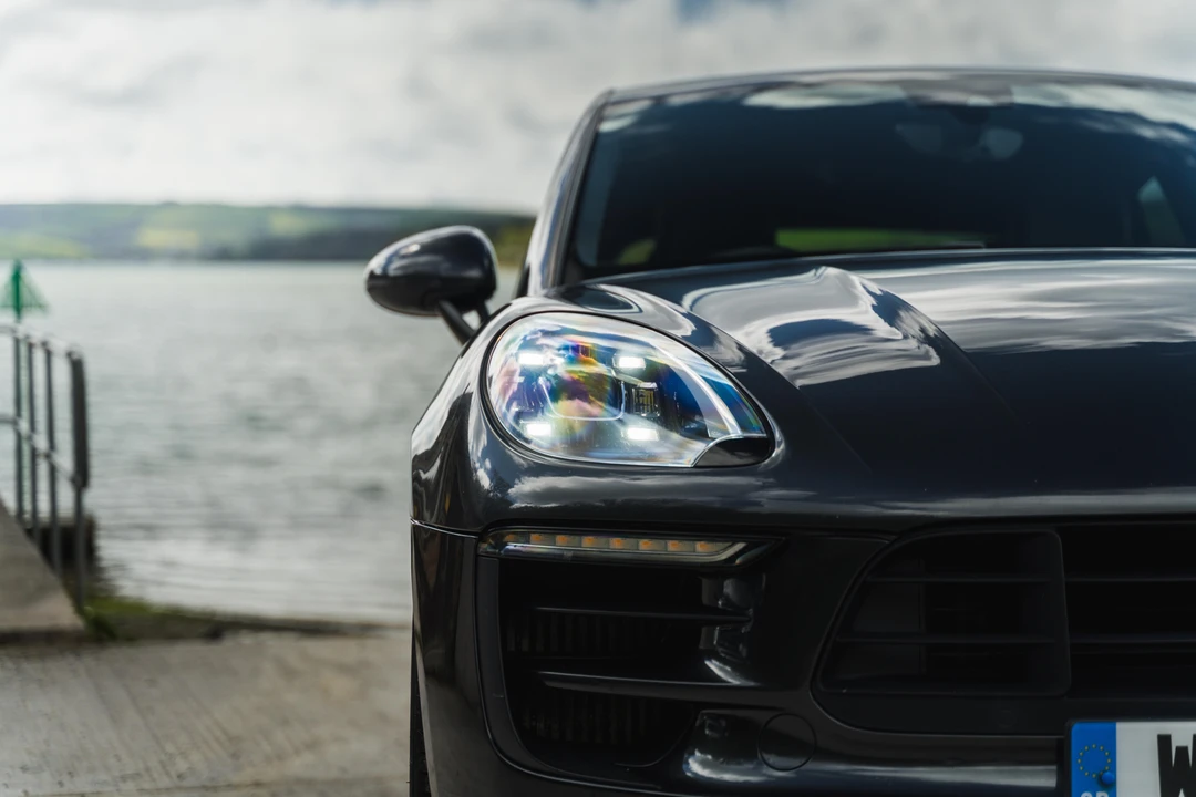 2017 Porsche Macan Turbo - Image 15 of 31