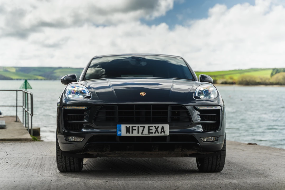 2017 Porsche Macan Turbo - Image 2 of 31