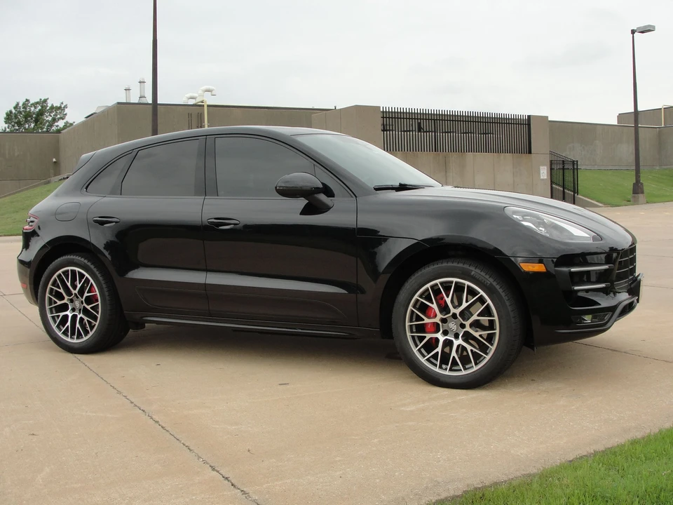2017 Porsche Macan Turbo - Image 8 of 31