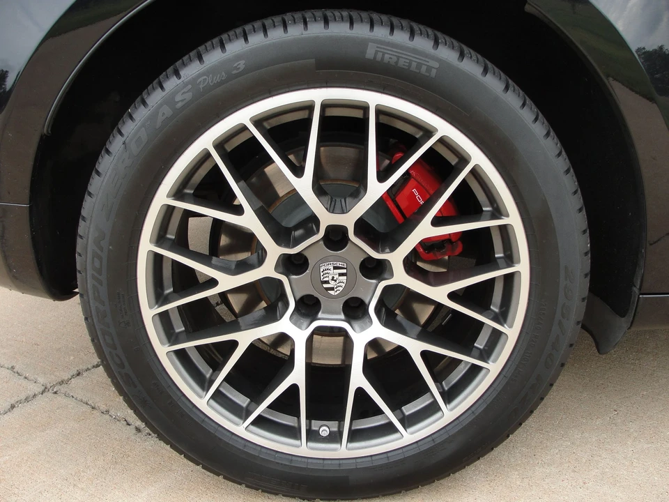 2017 Porsche Macan Turbo - Image 14 of 31