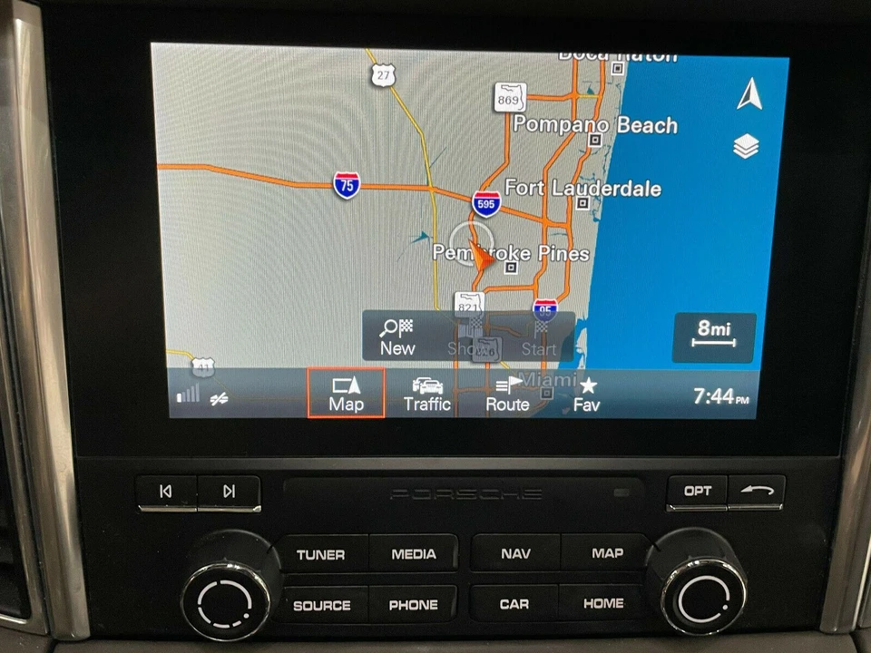 2017 Porsche Macan Turbo - Image 7 of 8