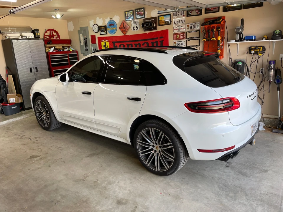 2017 Porsche Macan Turbo - Image 14 of 16