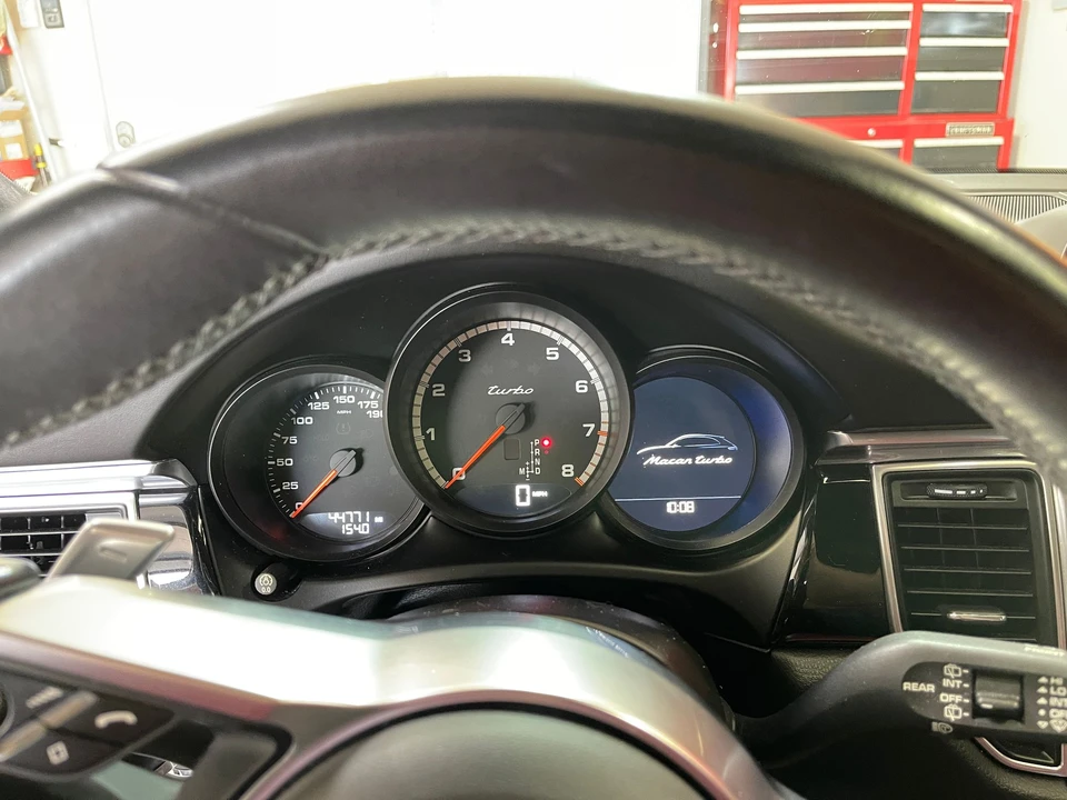 2017 Porsche Macan Turbo - Image 7 of 16