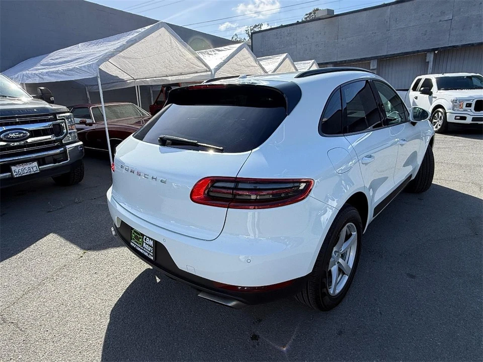 2017 Porsche Macan - Image 7 of 29