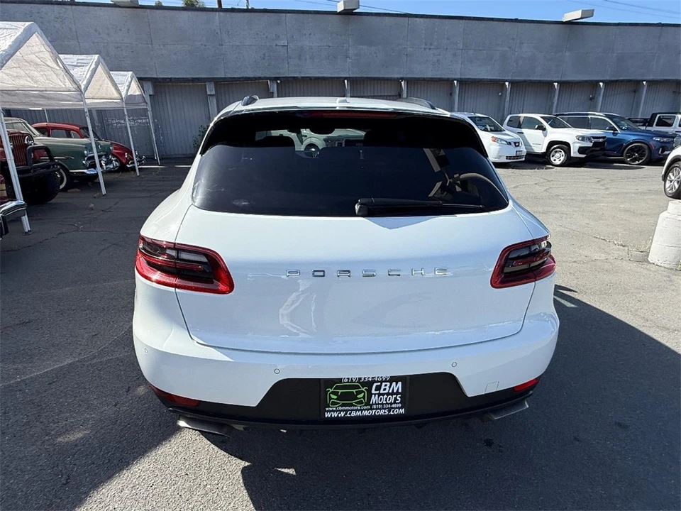2017 Porsche Macan - Image 8 of 29