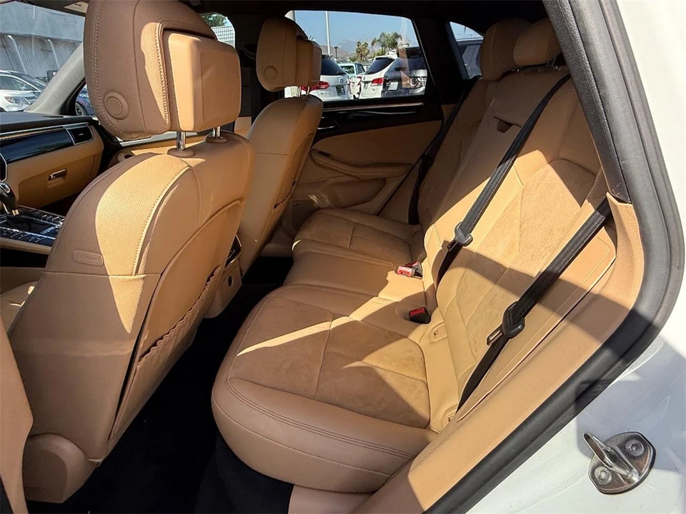 2017 Porsche Macan - Image 13 of 29