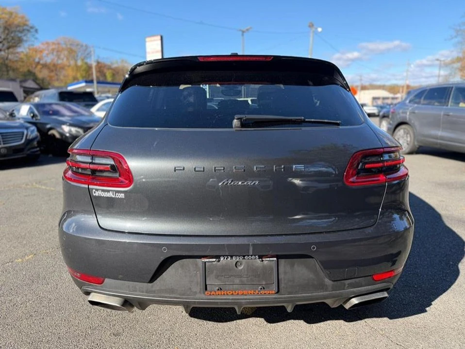 2017 Porsche Macan - Image 10 of 19