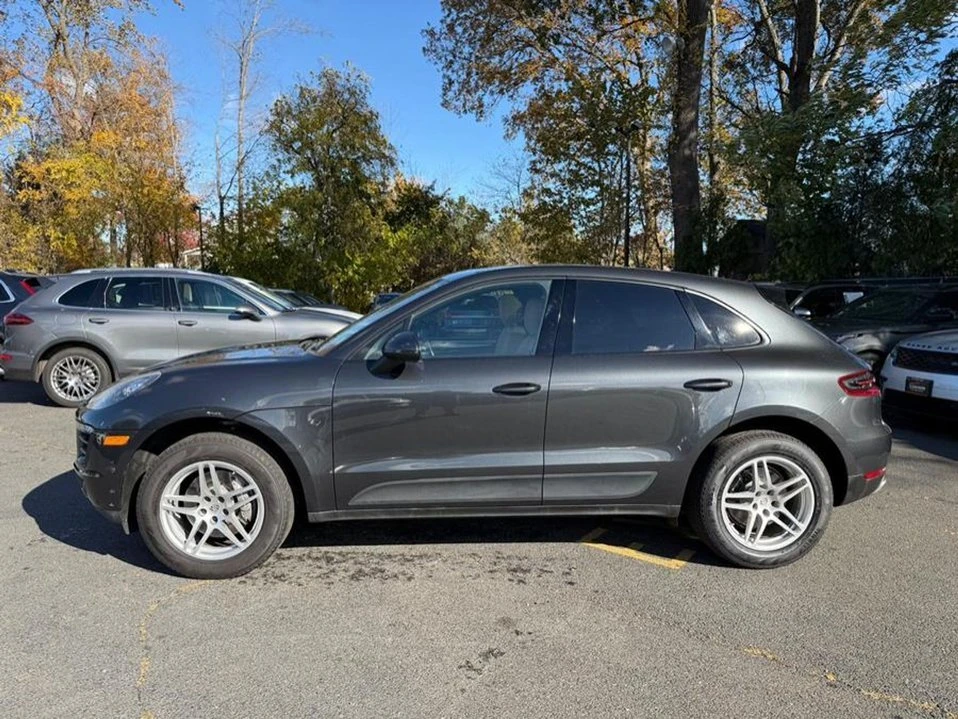 2017 Porsche Macan - Image 13 of 19