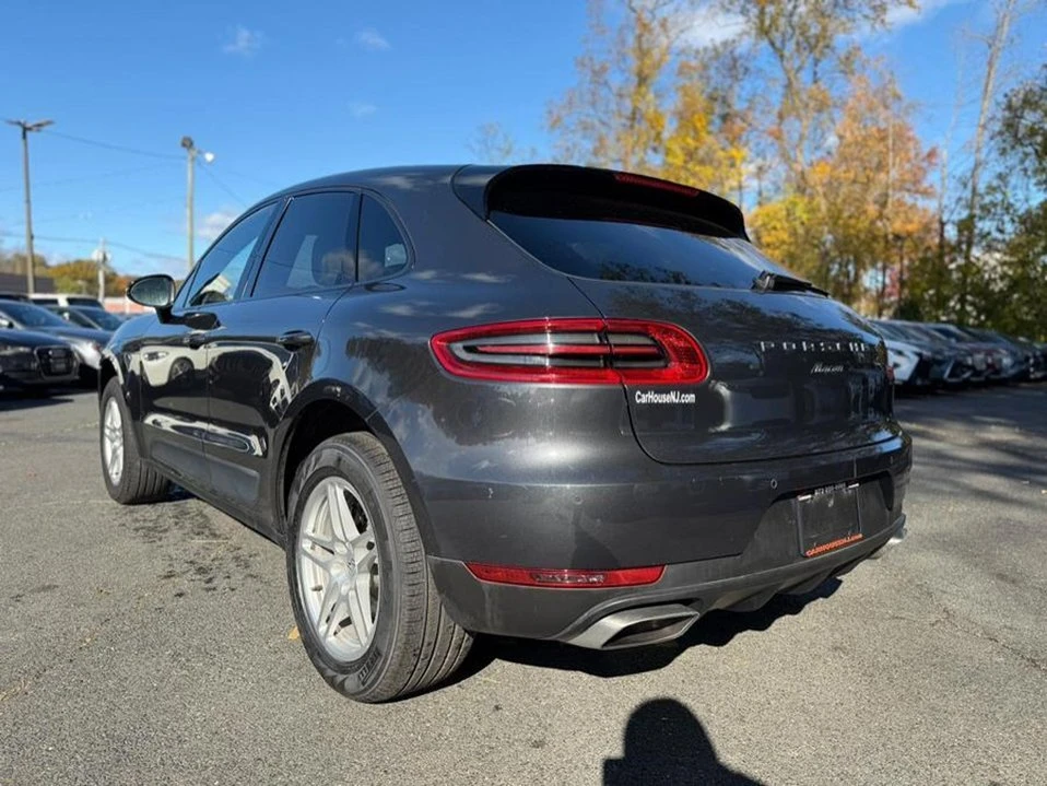 2017 Porsche Macan - Image 12 of 19