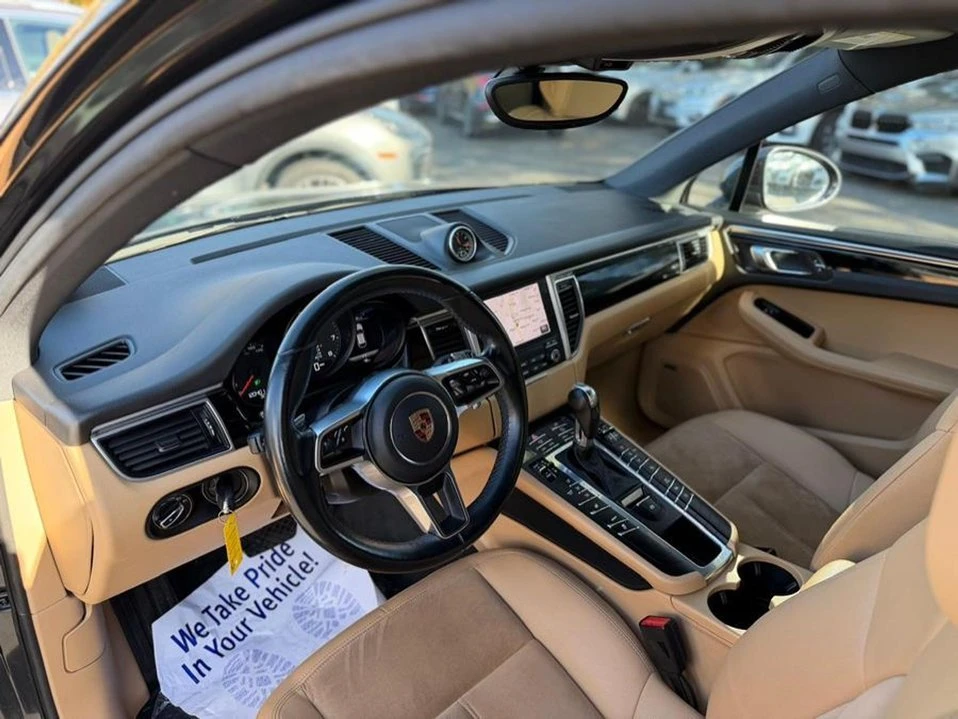 2017 Porsche Macan - Image 15 of 19