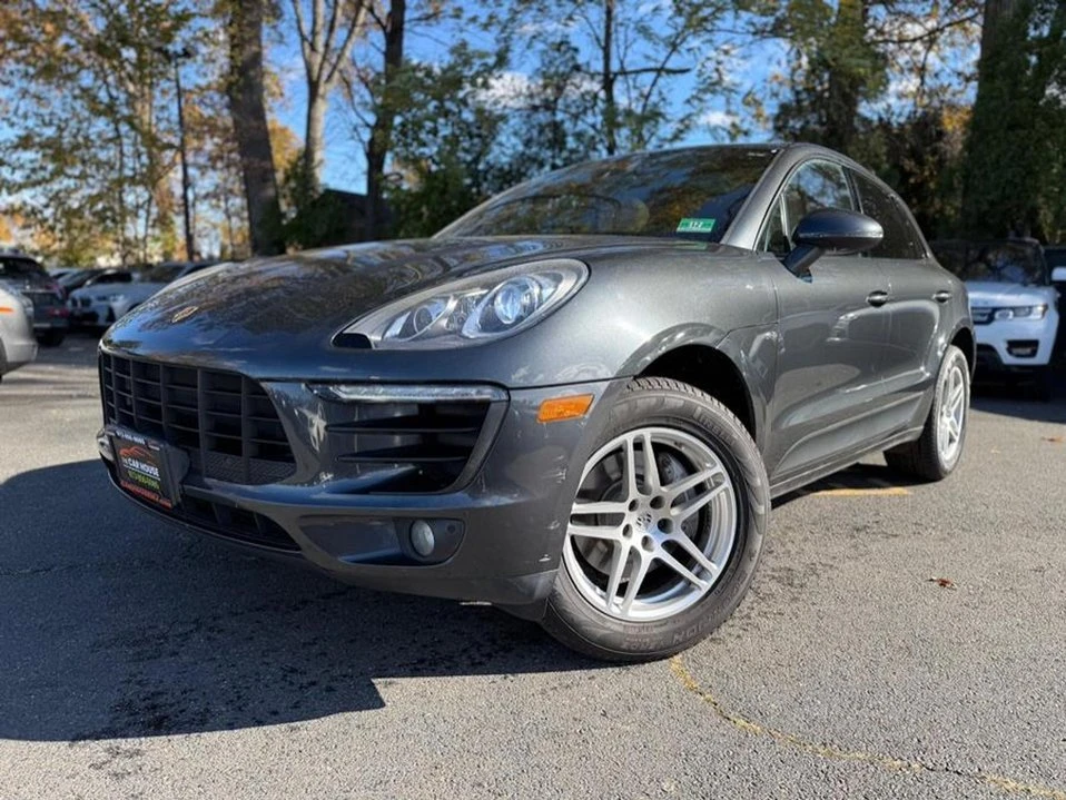 2017 Porsche Macan - Image 2 of 19