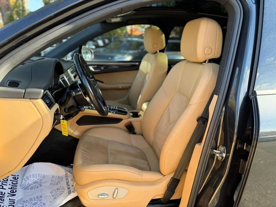 2017 Porsche Macan - Image 14 of 19