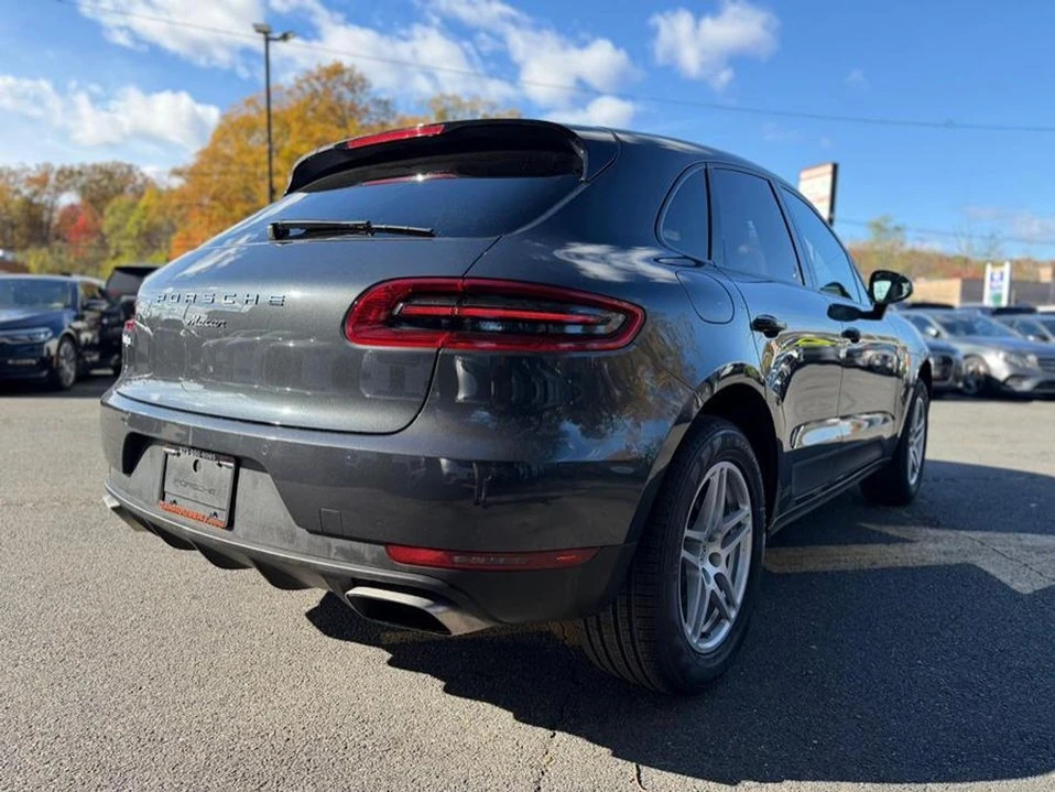2017 Porsche Macan - Image 9 of 19