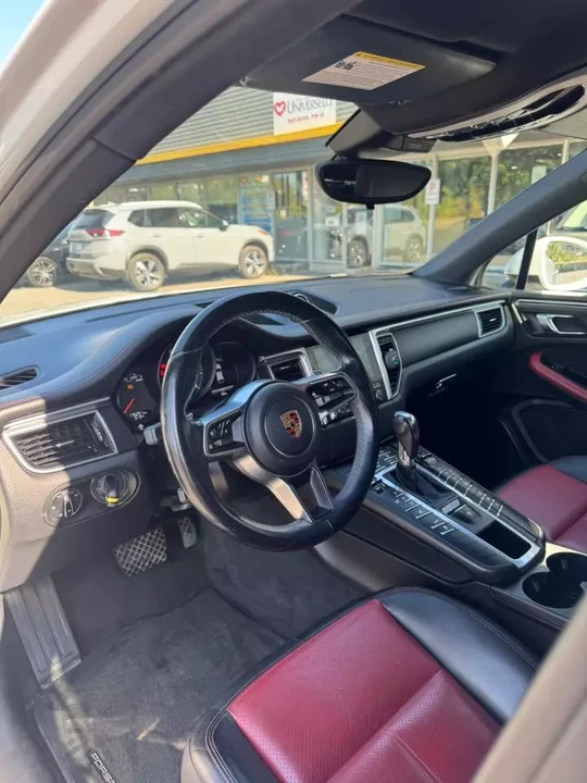 2017 Porsche Macan - Image 5 of 18