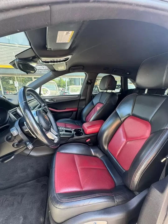2017 Porsche Macan - Image 15 of 15