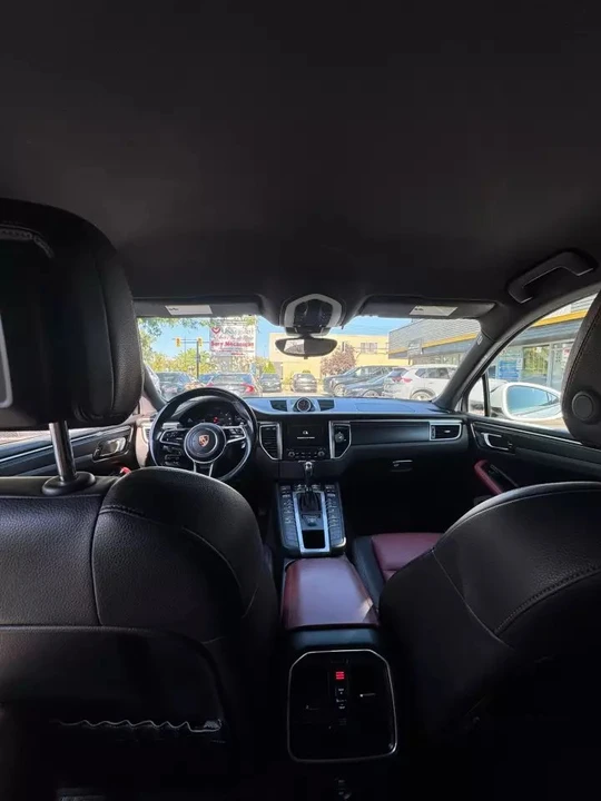 2017 Porsche Macan - Image 7 of 15