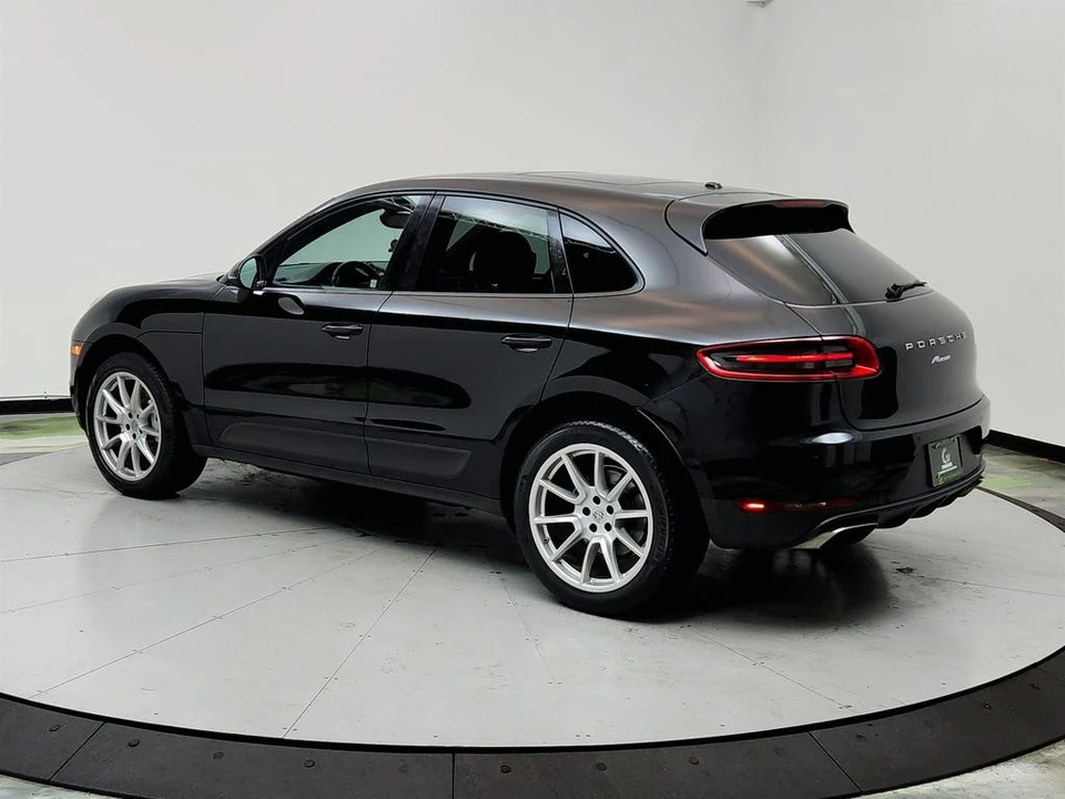 2017 Porsche Macan - Image 7 of 12