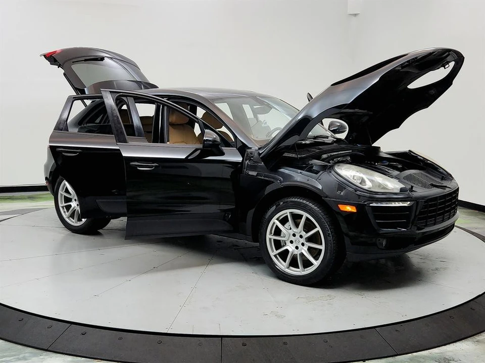 2017 Porsche Macan - Image 10 of 12