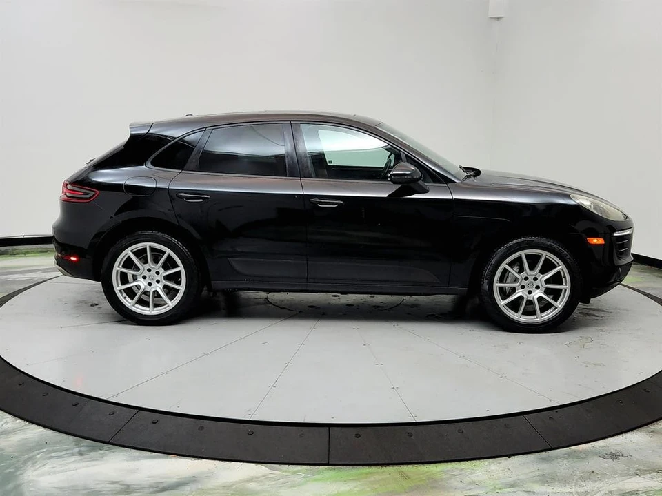 2017 Porsche Macan - Image 4 of 12