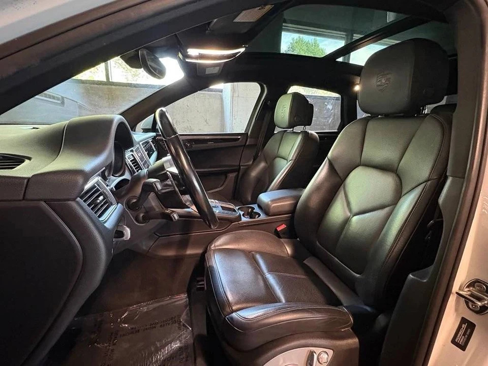 2017 Porsche Macan - Image 5 of 5