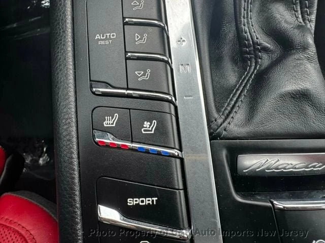 2017 Porsche Macan - Image 12 of 13