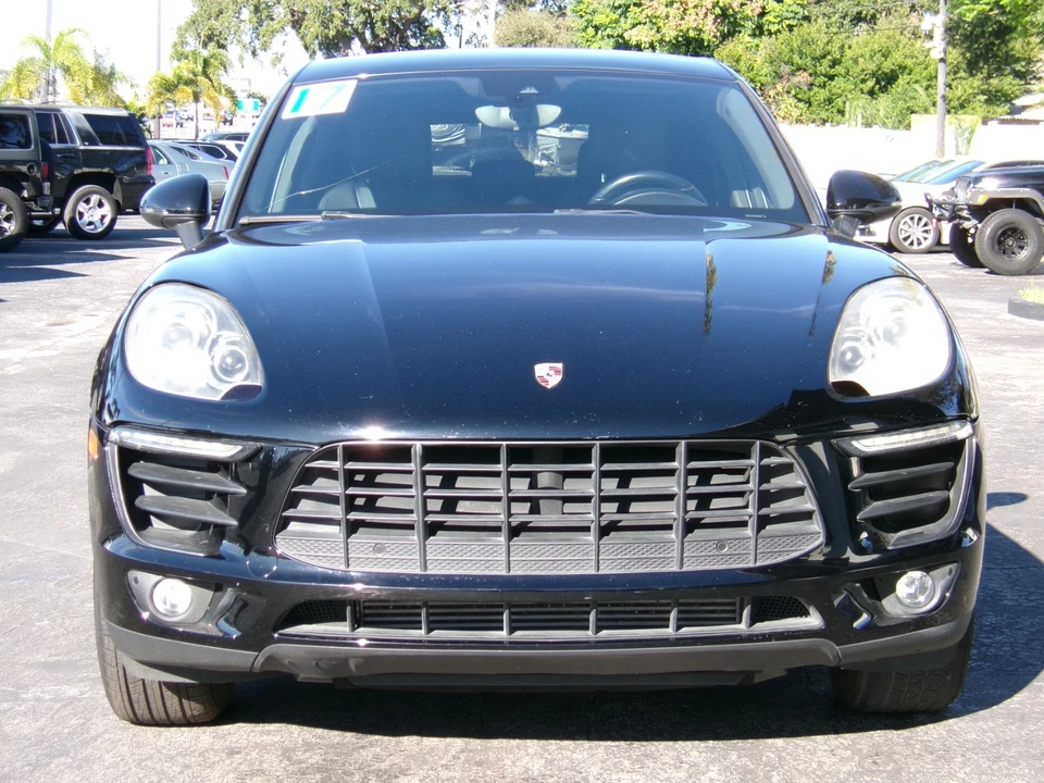 2017 Porsche Macan - Image 2 of 21