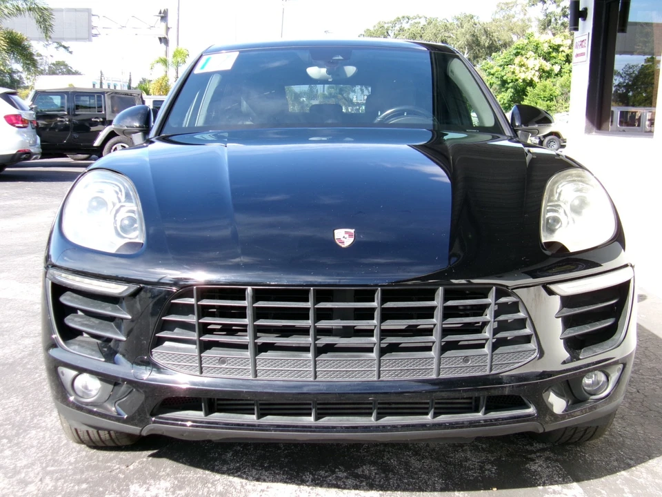 2017 Porsche Macan - Image 2 of 21