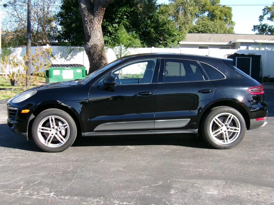 2017 Porsche Macan - Image 8 of 21