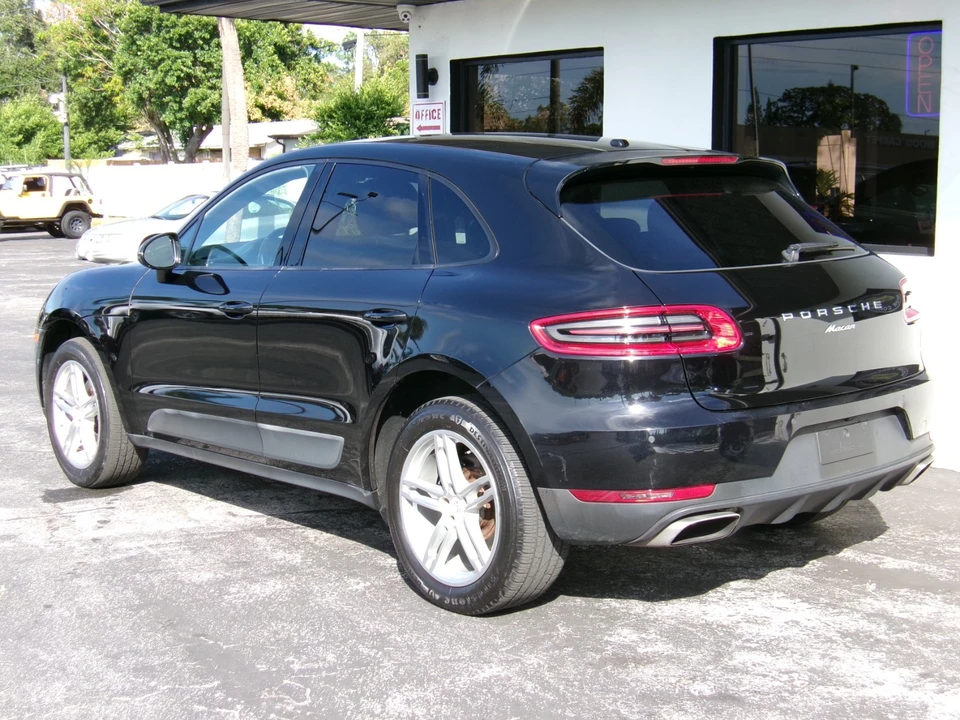 2017 Porsche Macan - Image 7 of 21