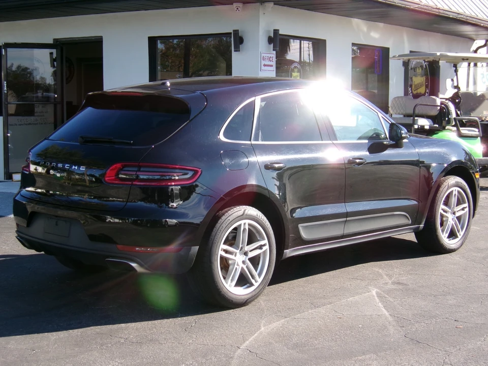 2017 Porsche Macan - Image 5 of 21