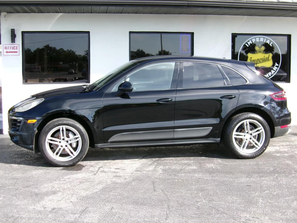 2017 Porsche Macan - Image 8 of 21