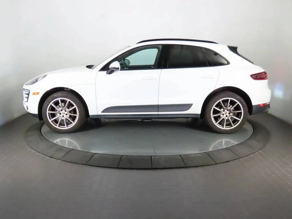 2017 Porsche Macan - Image 2 of 5