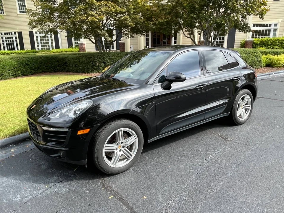 2017 Porsche Macan - Image 2 of 24