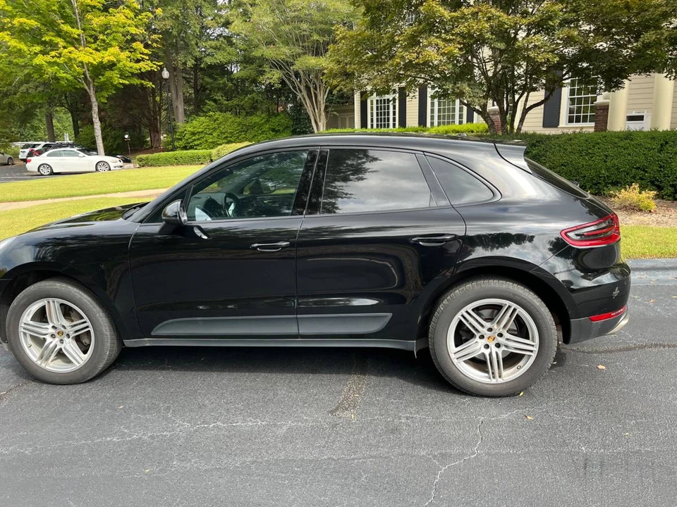 2017 Porsche Macan - Image 8 of 24