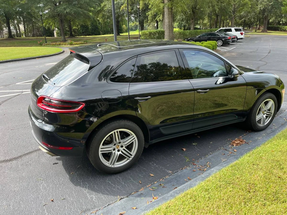 2017 Porsche Macan - Image 6 of 24