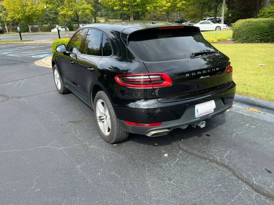 2017 Porsche Macan - Image 7 of 24