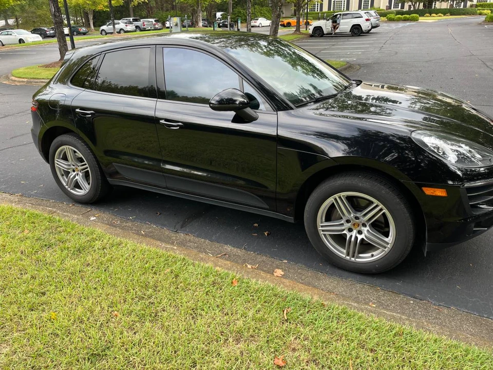 2017 Porsche Macan - Image 10 of 24